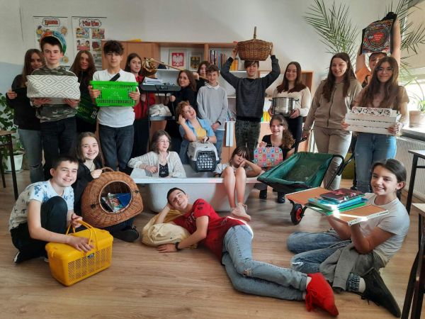 DZIEŃ BEZ PLECAKA