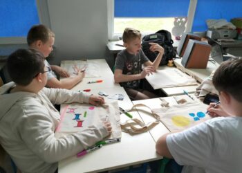 Przygotowania klasy 5c do Kiermaszu szkolnego