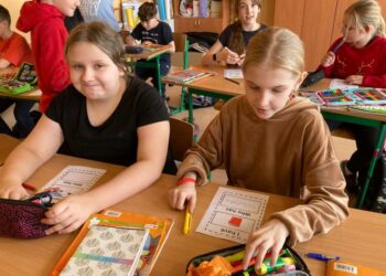 4b ćwiczy angielski