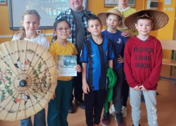 Podróż po Azji z tatą uczennicy