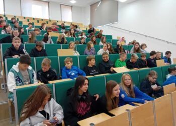 Wycieczka zawodoznawcza klas VII oraz 8b i 8c do Zielonej Góry
