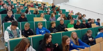 Wycieczka zawodoznawcza klas VII oraz 8b i 8c do Zielonej Góry