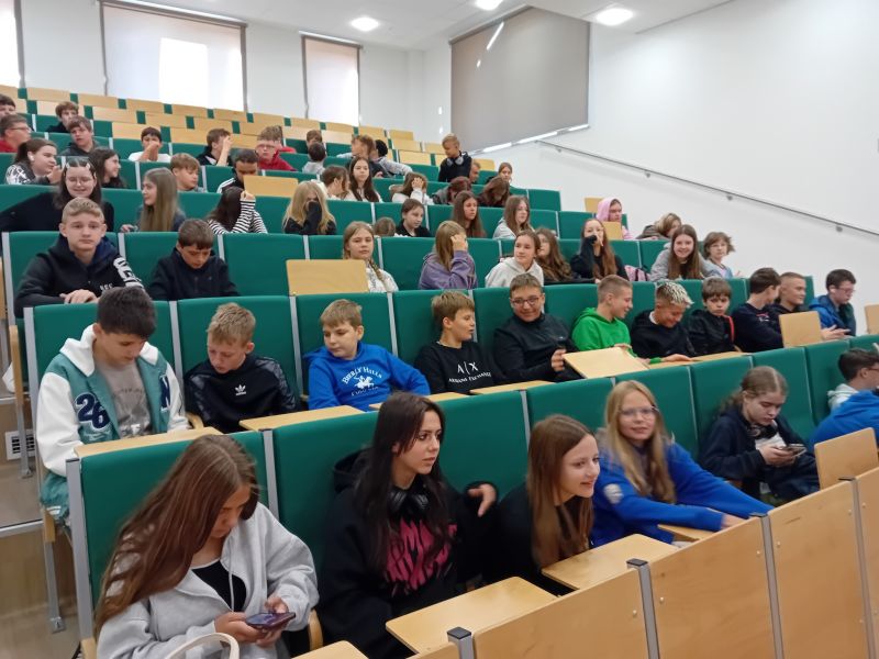 Wycieczka zawodoznawcza klas VII oraz 8b i 8c do Zielonej Góry