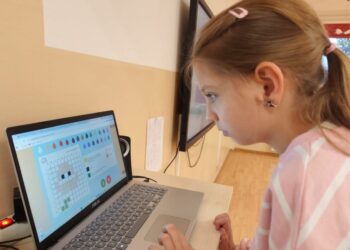 Wielkanocne Kodowanie ze Świetlikami!