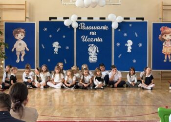 Witajcie w szkolnej rodzinie! Pasowanie na Ucznia klas 1a i 1b