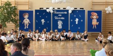 Witajcie w szkolnej rodzinie! Pasowanie na Ucznia klas 1a i 1b